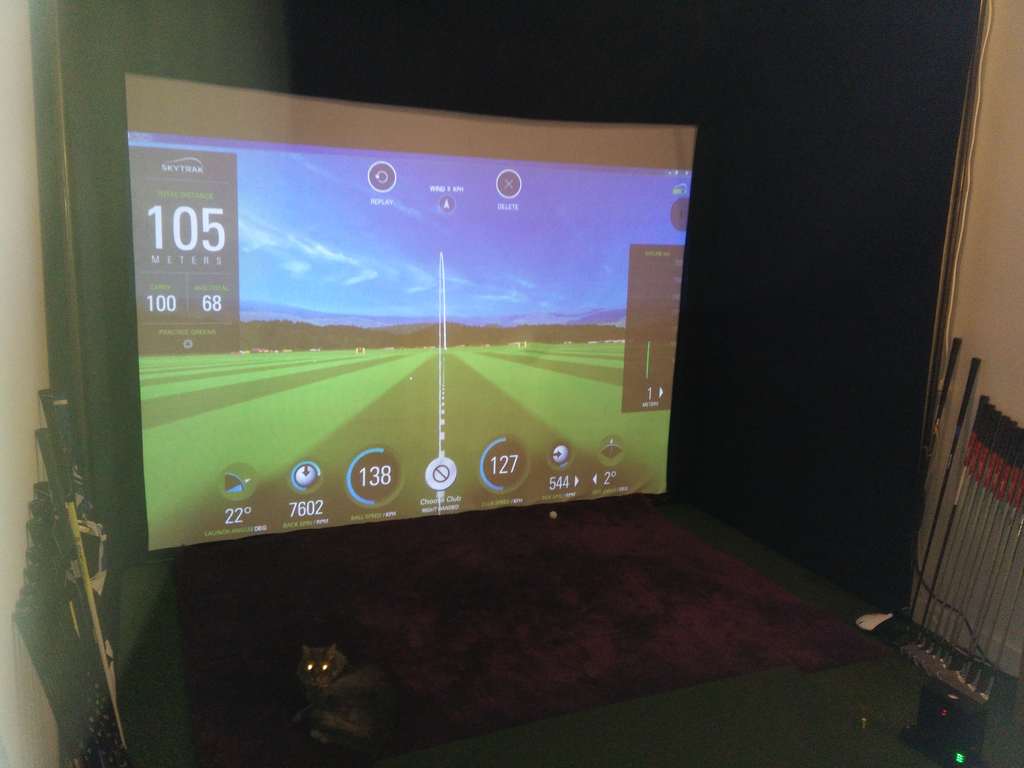 Vidéoprojecteur pour simulateur de golf - Herewegolf